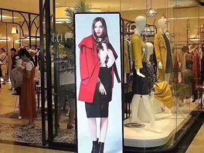 時(shí)裝店LED海報(bào)全彩顯示屏
